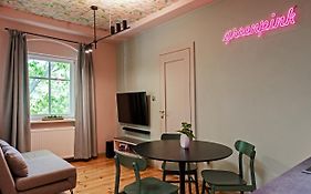 W12 Home Station - Apartement Greenpink