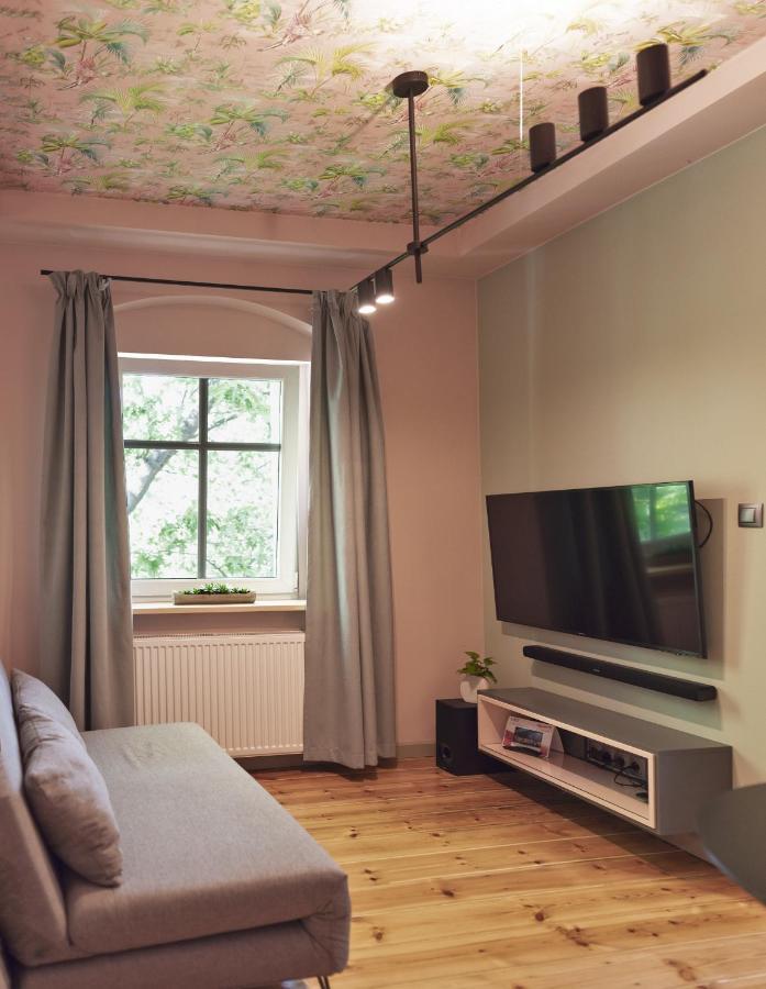 W12 Home Station - Apartement Greenpink Зелена Гура Екстер'єр фото